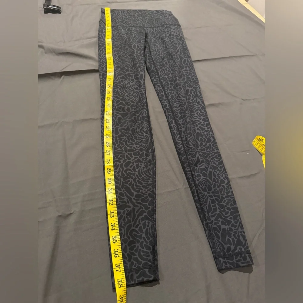 Lululemon Wunder Under Pant High-Rise Roll Down Full-On Luxtreme Petal Camo sz 2